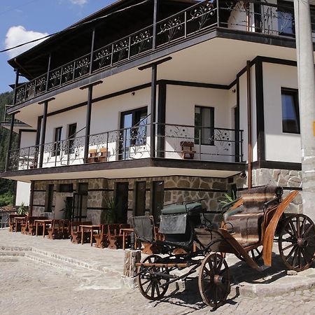 Family hotel Valchanovata Kashta Fotinovo Esterno foto