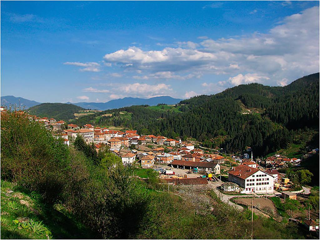 Family hotel Valchanovata Kashta Fotinovo Esterno foto