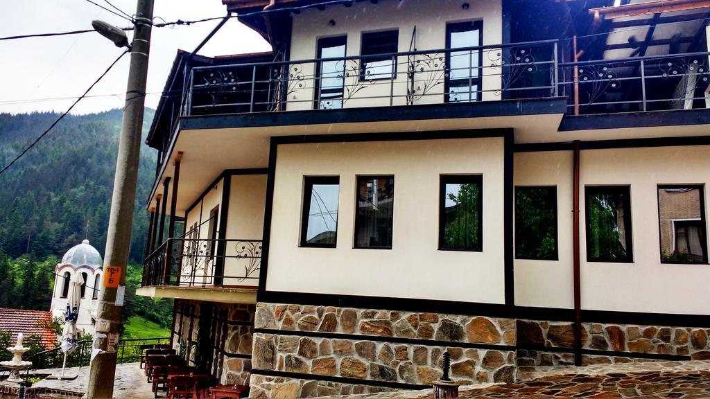 Family hotel Valchanovata Kashta Fotinovo Esterno foto