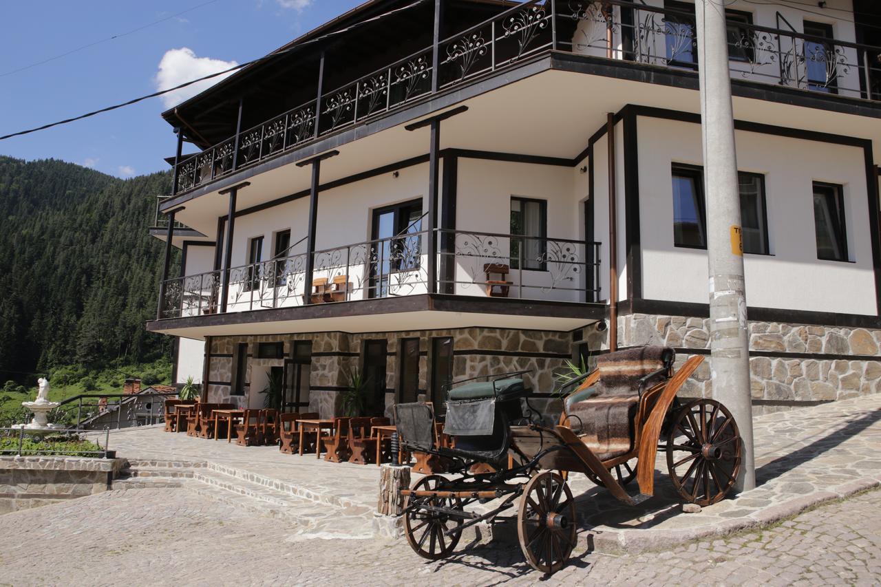 Family hotel Valchanovata Kashta Fotinovo Esterno foto