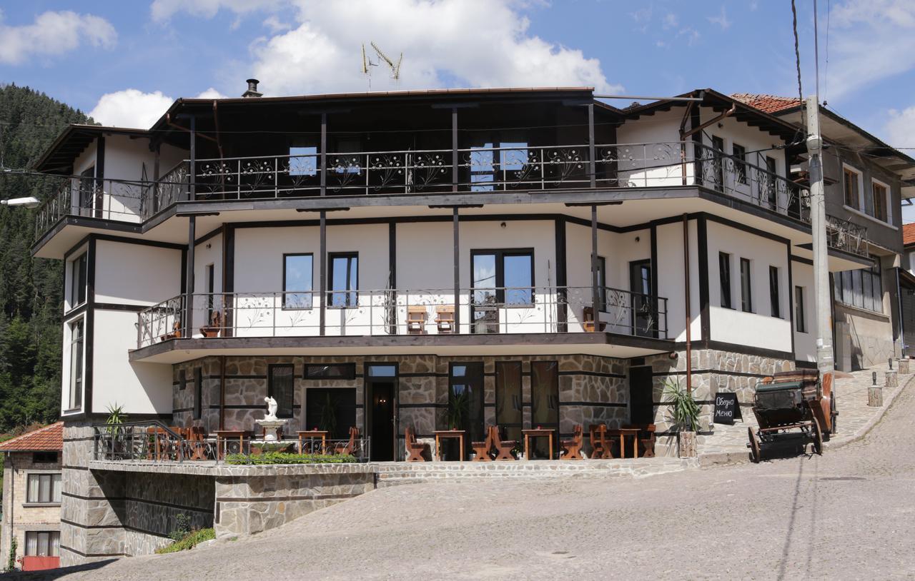 Family hotel Valchanovata Kashta Fotinovo Esterno foto